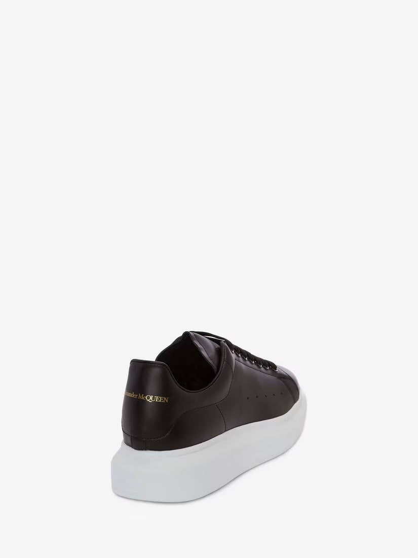 McQueen Nere