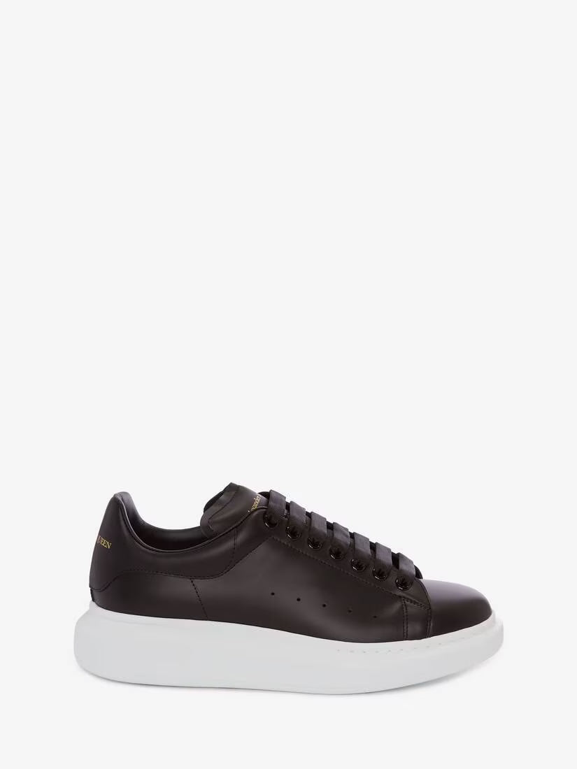 McQueen Nere