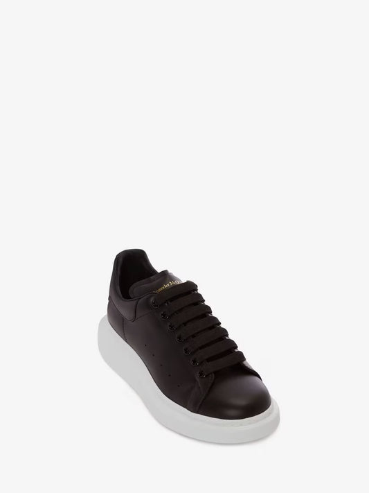 McQueen Nere